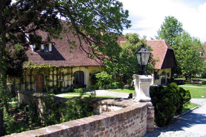 Schlosshotel Obermayerhofen Sebersdorf Exterior foto